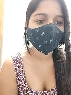 Gloie4u naked stripping on cam for live sex video chat
