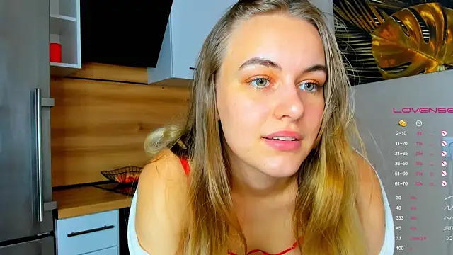 JoMaIIoon naked stripping on cam for live sex video chat