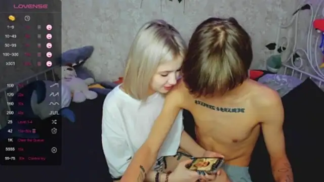 lovesexdreamss_ naked stripping on cam for live sex video chat