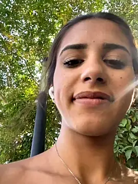 SiennaNoir naked stripping on cam for live sex video chat