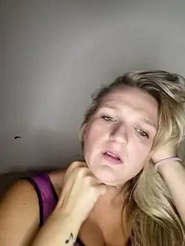 BustyBrookeXX naked stripping on cam for live sex video chat