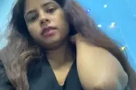 Cuttie-Pie naked stripping on cam for live sex video chat