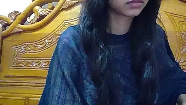 Naylaah naked stripping on cam for live sex video chat