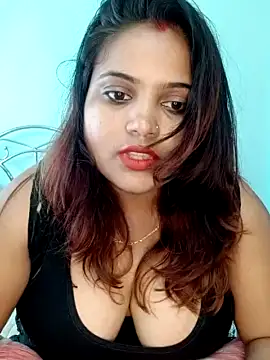 Your-Queen12 naked stripping on cam for live sex video chat