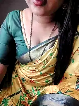 hot-friendly-girl naked strip on cam for live sex video chat
