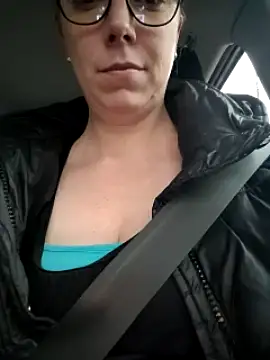 Juliaredhairgirl naked strip on cam for live sex video chat