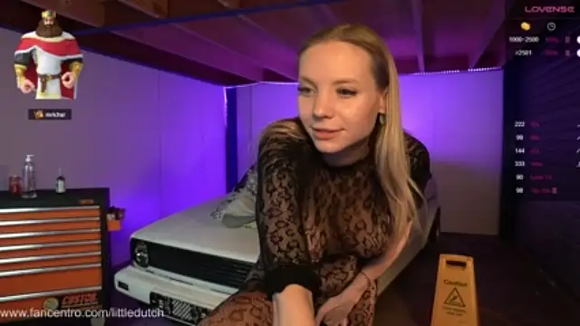littledutch_ naked stripping on cam for live sex video chat