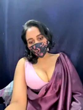 LuscousPussy naked strip on cam for live sex video chat