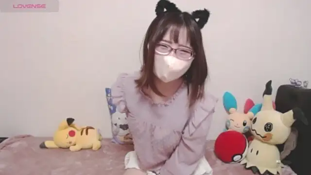 Runa-Runa- naked strip on cam for live sex video chat