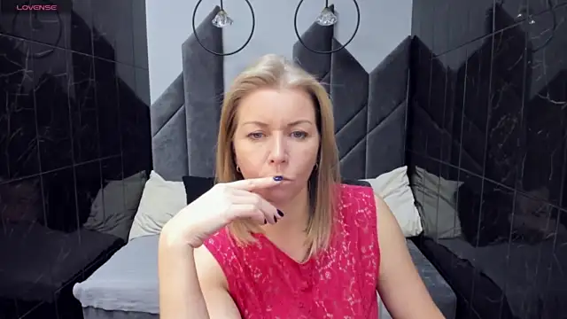 Annie_Light naked strip on cam for live sex video chat