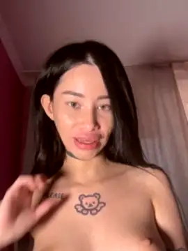 Avemi naked strip on cam for live sex video chat
