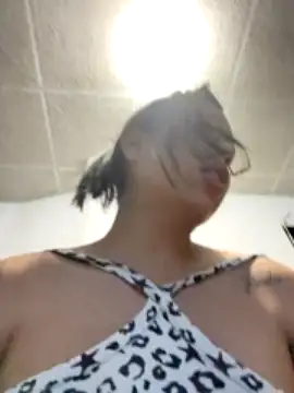 Evie- naked strip on cam for live sex video chat