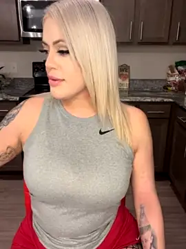 LaLa_Lucia naked strip on cam for live sex video chat