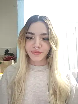 ShannonShanny naked strip on cam for live sex video chat
