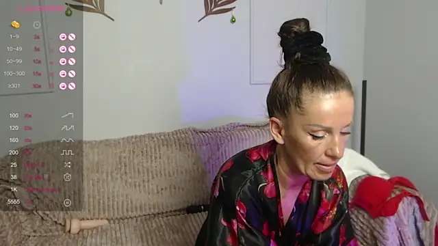 SheilaRyan naked strip on cam for live sex video chat