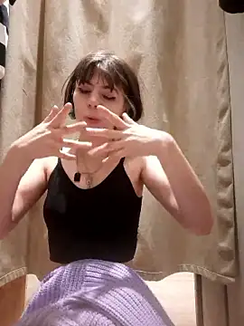 AwesomeMia naked strip on cam for live sex video chat