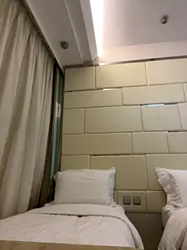 BMW611 naked strip on cam for live sex video chat