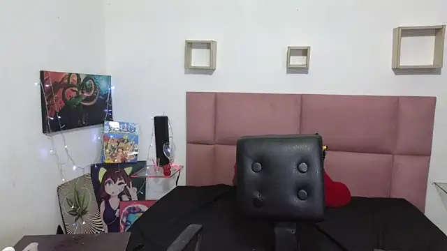 chirlleyy naked strip on cam for live sex video chat