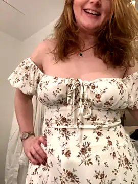 GingerSnap33 naked strip on cam for live sex video chat