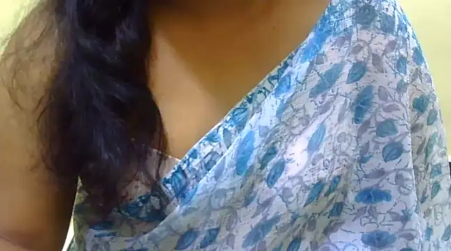 Jhanvi-telugu-aunty naked strip on cam for live sex video chat