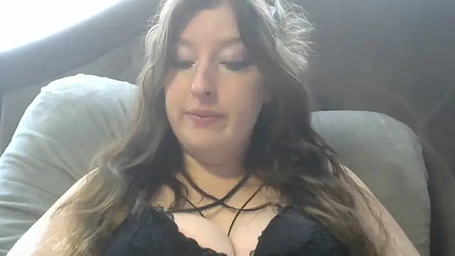 Luna_Foxx22 naked strip on cam for live sex video chat