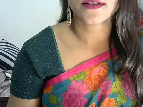 Model-Tanya naked strip on cam for live sex video chat