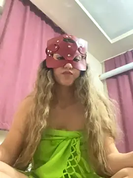 sariyimsari naked strip on cam for live sex video chat