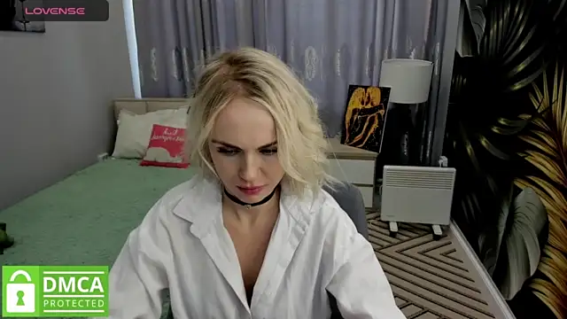 Sunny_L_1 naked strip on cam for live sex video chat