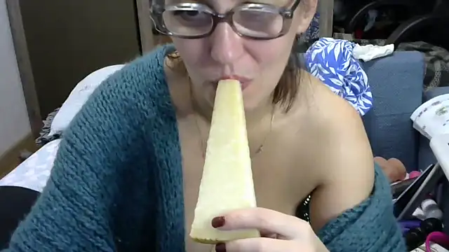 Ulyana72882 naked strip on cam for live sex video chat