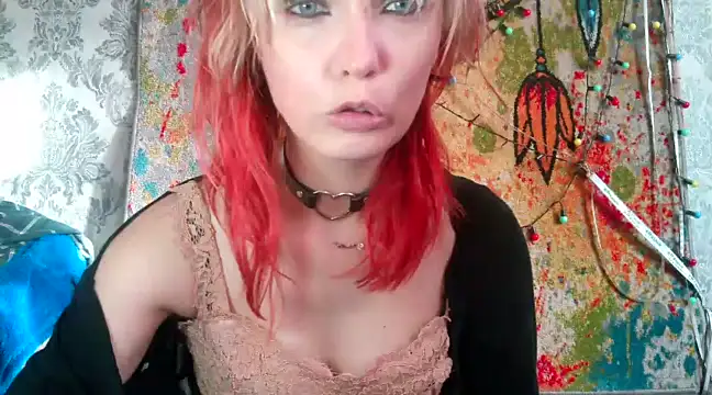 WildMissNiks naked strip on cam for live sex video chat