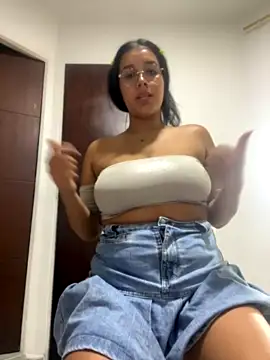 Annya-sweet naked strip on cam for live sex video chat