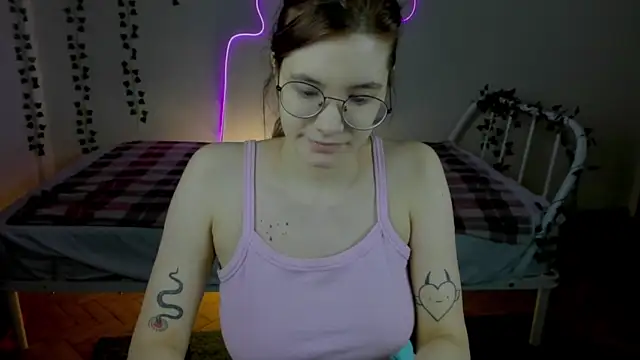 callmekatesmith naked strip on cam for live sex video chat