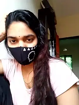 Cutiee_Sarah naked strip on cam for live sex video chat