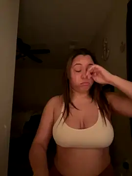 daddyslittleleah naked strip on cam for live sex video chat