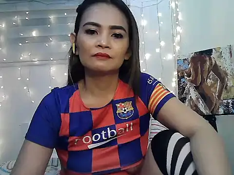 Kisses-13 naked strip on cam for live sex video chat