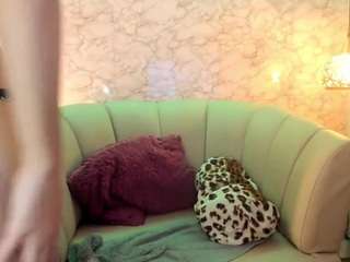Lynnet nude Live Sex Chat Show