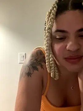MelSaunders naked strip on cam for live sex video chat