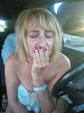 phryna@xh naked strip on cam for live sex video chat