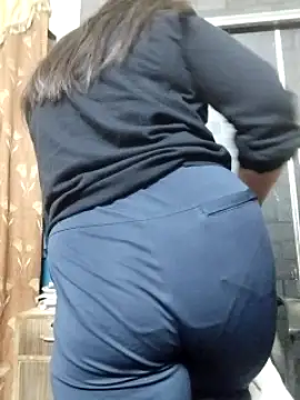 SunheriPari naked strip on cam for live sex video chat