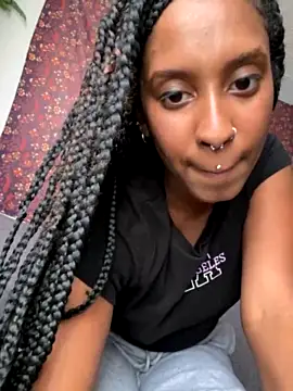 Your_Paris naked strip on cam for live sex video chat