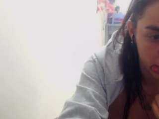 andrewxkhloe nude Live Sex Chat Show
