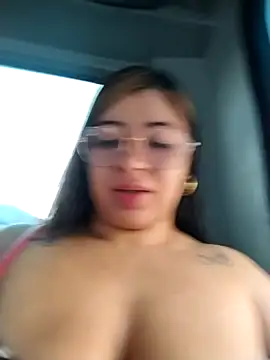 Ariana-pp03 naked strip on cam for live sex video chat
