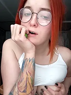 Baby-Gold naked strip on cam for live sex video chat