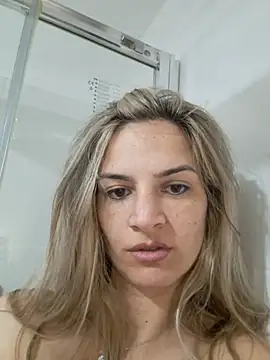 Bella_Italia naked strip on cam for live sex video chat