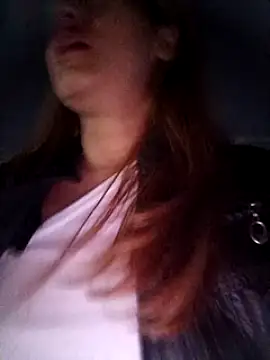 bitches_outdoors naked strip on cam for live sex video chat