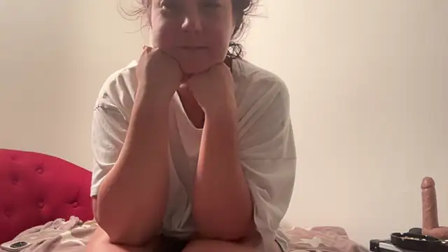 Bunny-Young naked strip on cam for live sex video chat