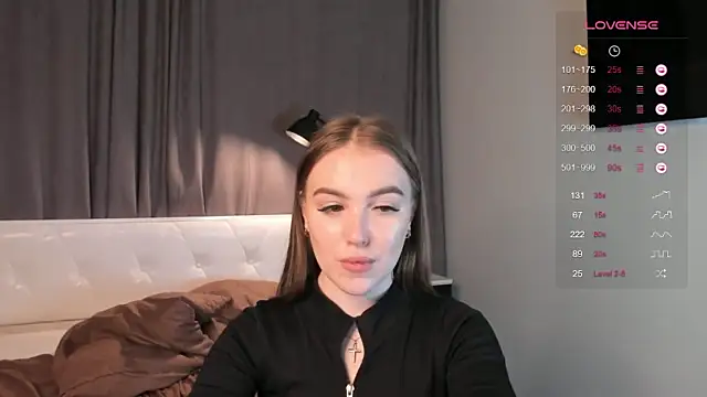 CinnaMoonf naked strip on cam for live sex video chat