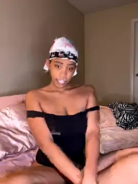 Cum2Charm naked strip on cam for live sex video chat