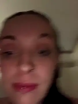 daddysbrattyprincesss naked strip on cam for live sex video chat