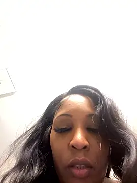 juicythic naked strip on cam for live sex video chat